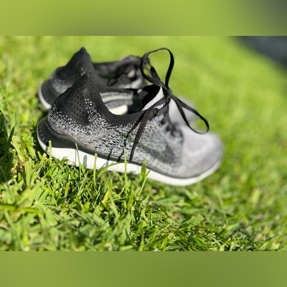 Nike FREE RN FLYKNIT women’s size 7.5 gentle use super clean! - Picture 9 of 11